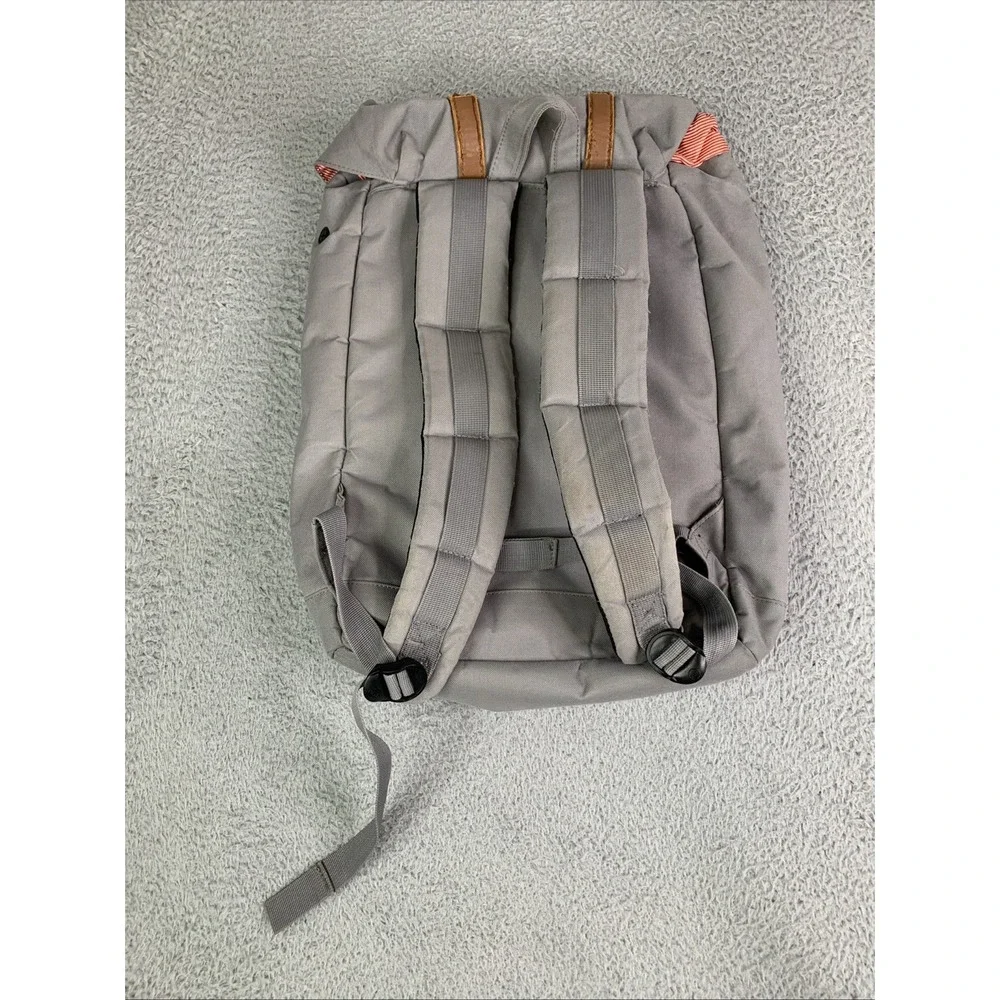 Herschel Classic Retreat Backpack Grey/Tan Gargoyle 19.5L Hold 15in Laptop